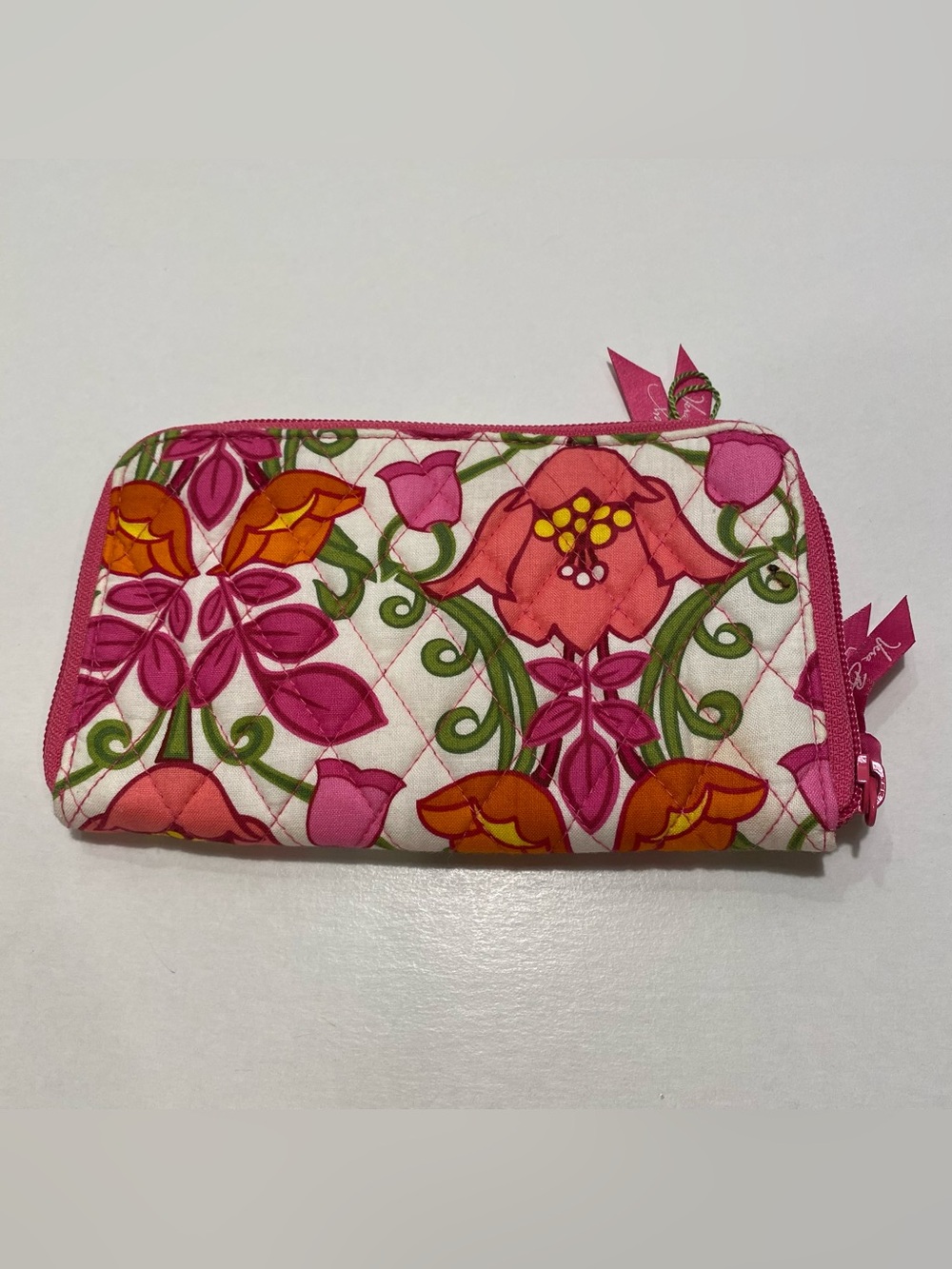 Vera Bradley  Zip Around Wallet NWT Lilli Belle